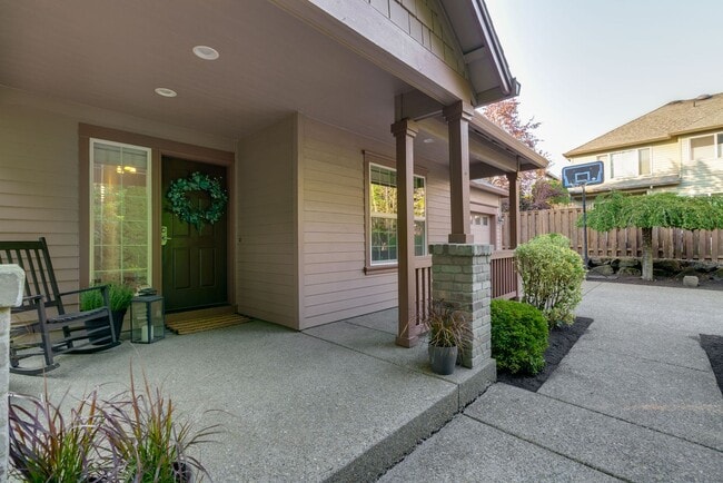 Building Photo - Spacious 4BR / 3BA Home in Desirable Bethany Area