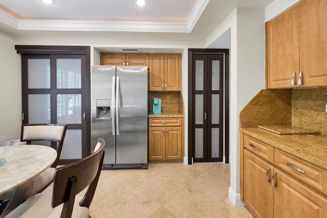 Building Photo - 15321 Strathearn Dr