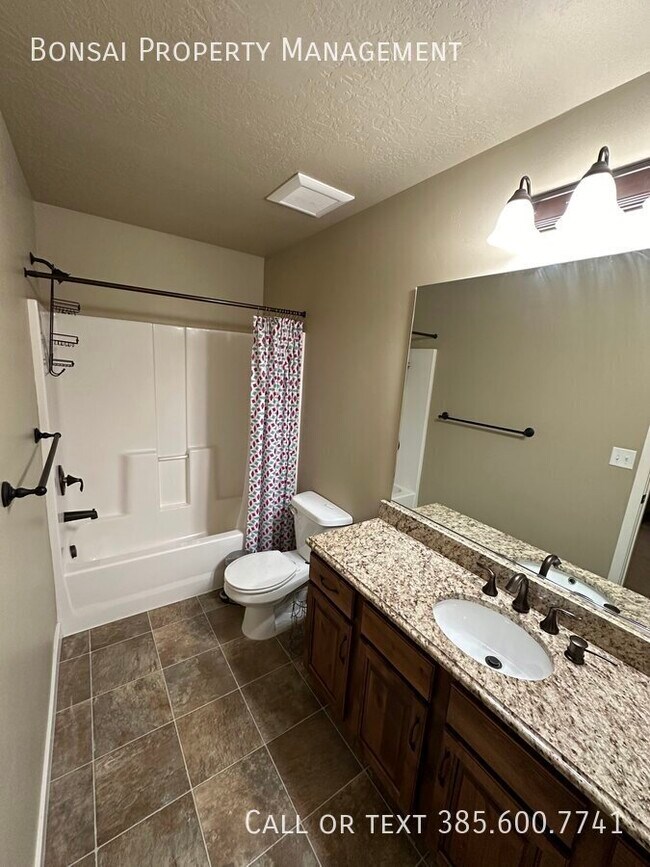 Building Photo - 3711 Summer Heights Dr