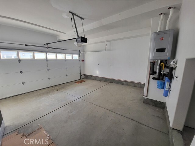 Building Photo - 14614 Vanowen St