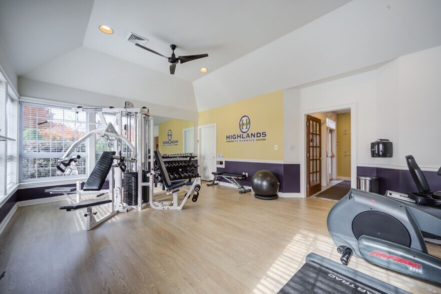 Building Photo - Highlands at Warwick