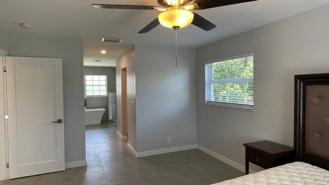 Building Photo - 17548 32nd Ln N