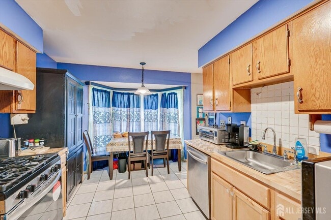Building Photo - 7 Buttonwood Dr