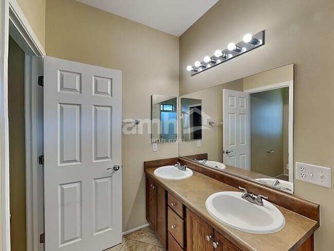 Building Photo - 1990 E Vera Cruz Vis