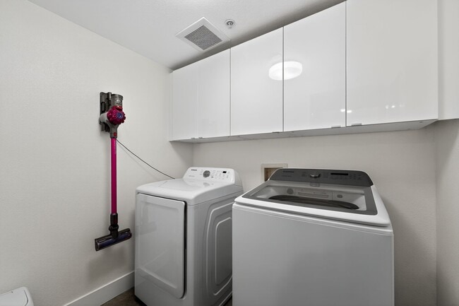 Building Photo - 1418 Innes Pl