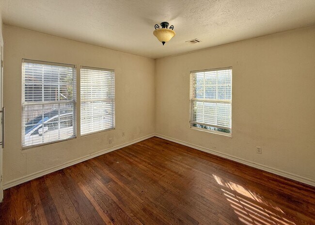 Building Photo - 2341 NW 37th St