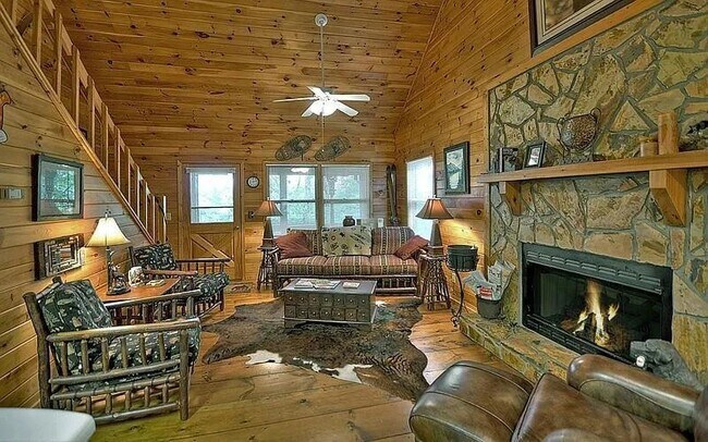 Building Photo - 235 Mountain Ridge