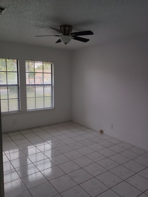 Building Photo - 9627 Dugas Dr