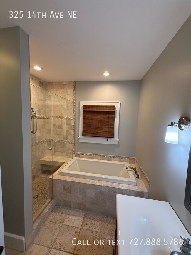 Building Photo - 325 14th Ave NE