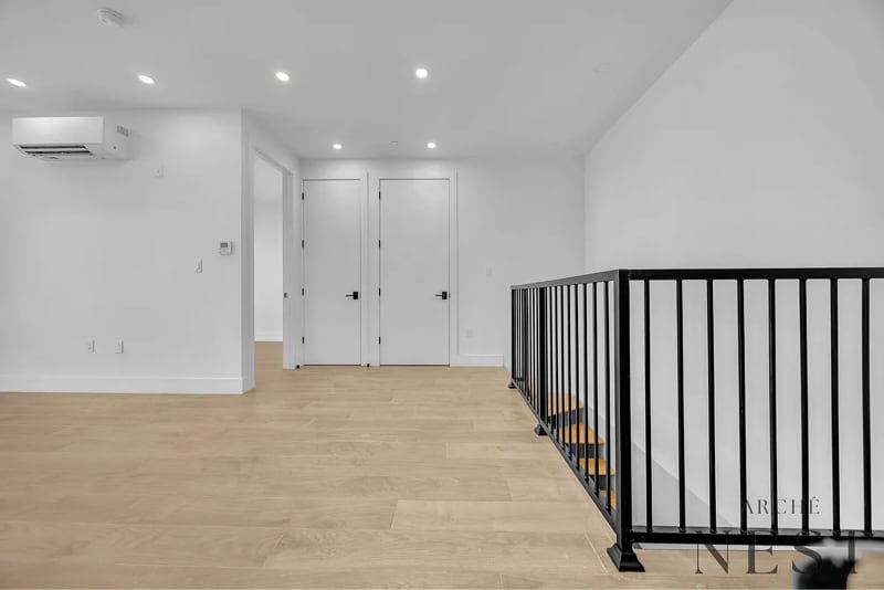 Building Photo - 1696 Pacific St