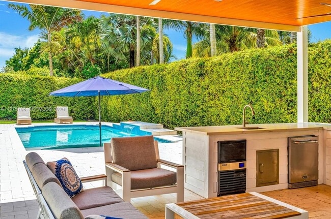 Building Photo - 16550 SW 77th Ct