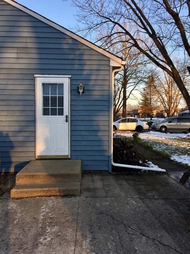 Building Photo - 301 Terrace Way