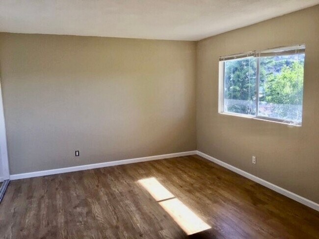 Building Photo - 4 Bedroom 3 bath Home In Rolando Village