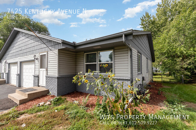 Building Photo - Great 4 BR / 2 BA Twin Home in Brooklyn Park