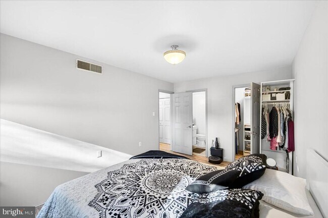 Building Photo - 4420 Briarwood Ct N