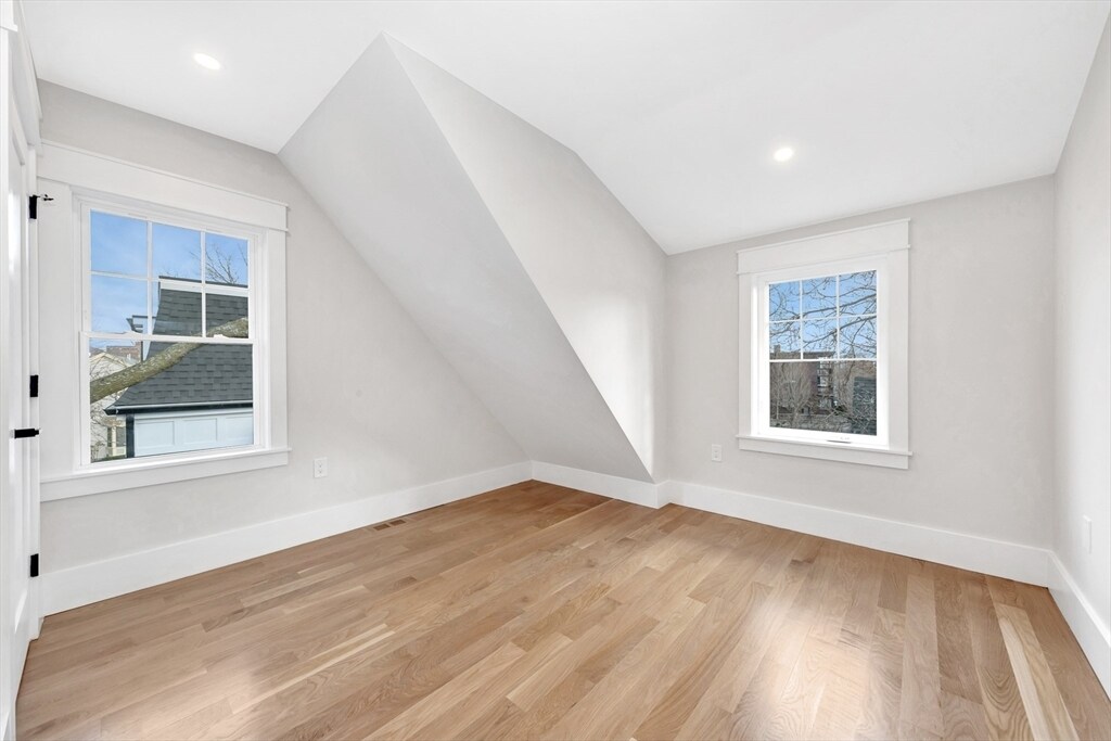 Building Photo - 140 Rindge Ave