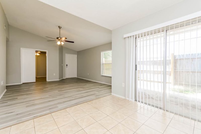 Building Photo - 648 Lake Dexter Cir