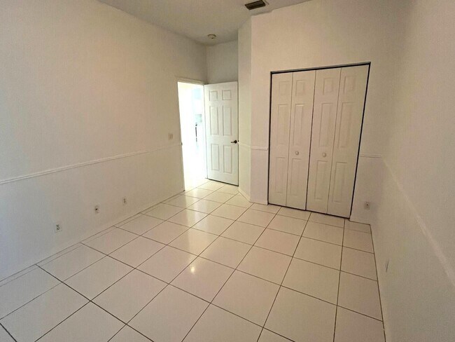 Building Photo - 3166 Via Poinciana