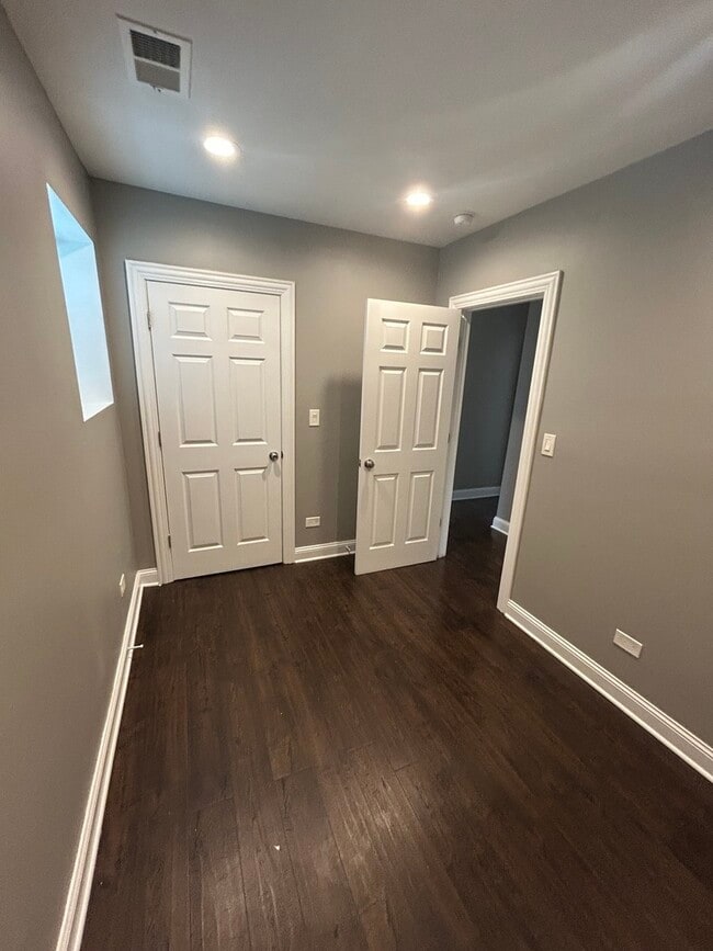 Building Photo - 1301 S 51st Ave