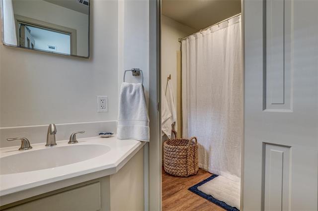 Building Photo - 4437 University Blvd