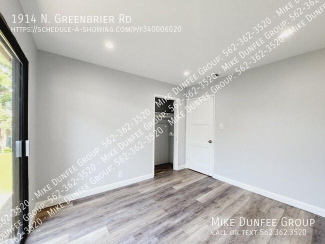 Building Photo - 1914 N Greenbrier Rd