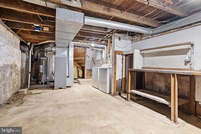 Building Photo - 7 Helluva Hill Ln