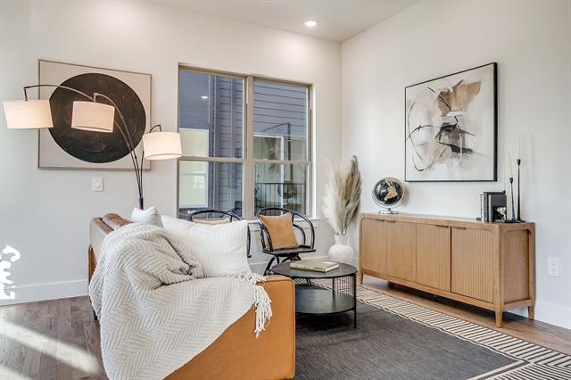 Building Photo - 302 Foch St