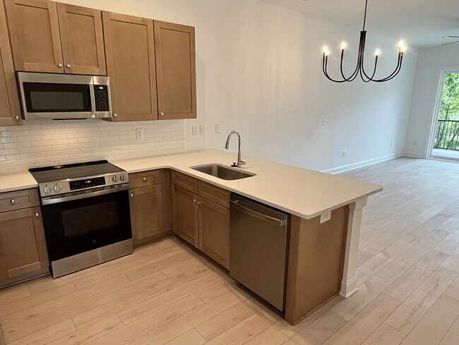 Building Photo - Brand New Corner Unit 2 Bed Condo in Corne...