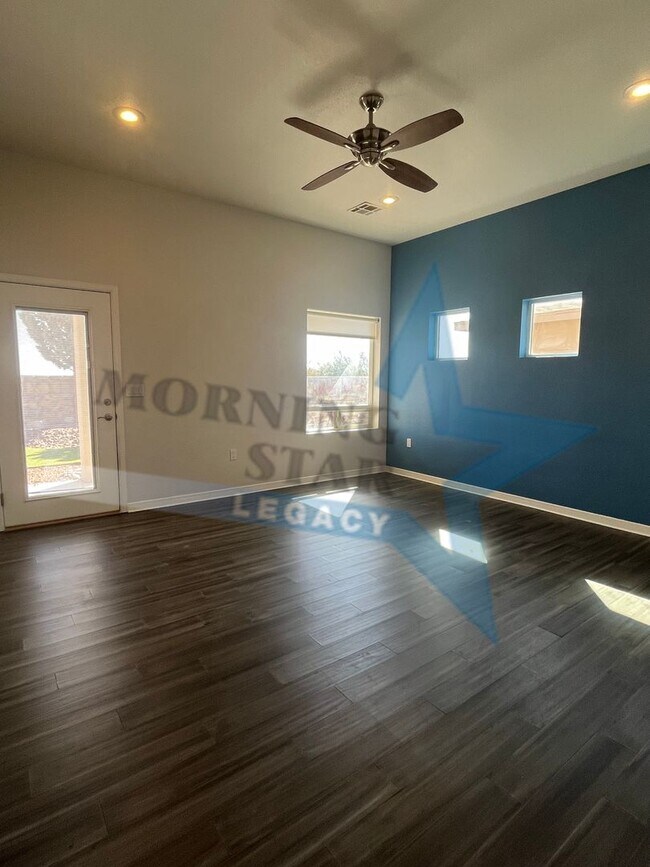 Building Photo - Charming 3-bedroom, 2-bathroom w/ views!