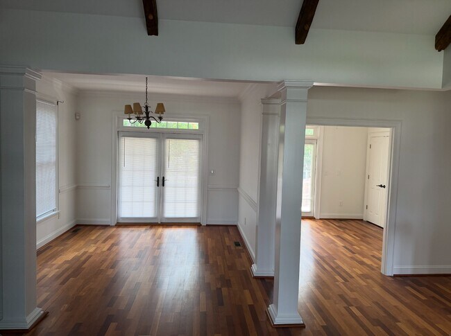 Building Photo - 820 Pirate Cove