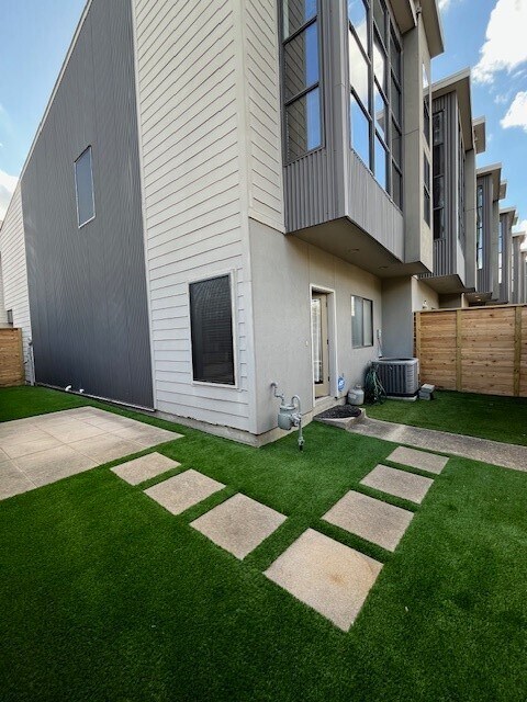 Primary Photo - 1045 Bonner St