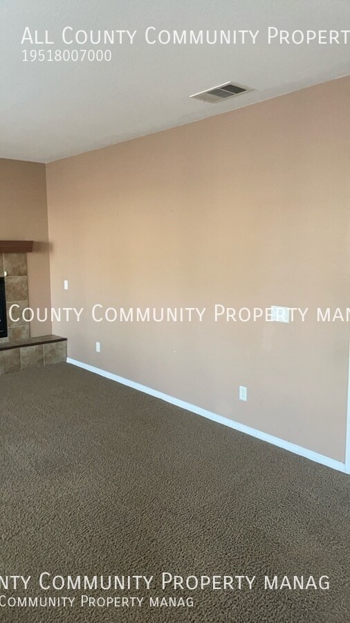 Building Photo - 40298 Hannah Way