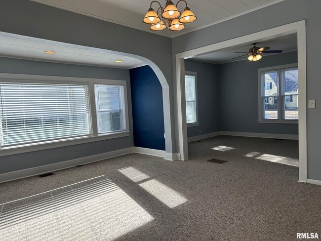 Building Photo - 146 N State St