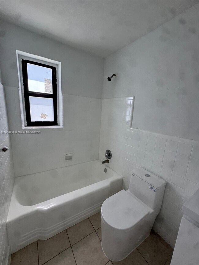 Building Photo - 505 NE 82nd St