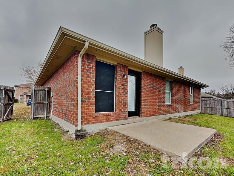 Building Photo - 626 Chapman Dr