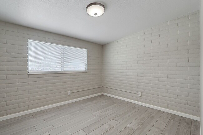 Building Photo - 3013 Beachcomber Dr