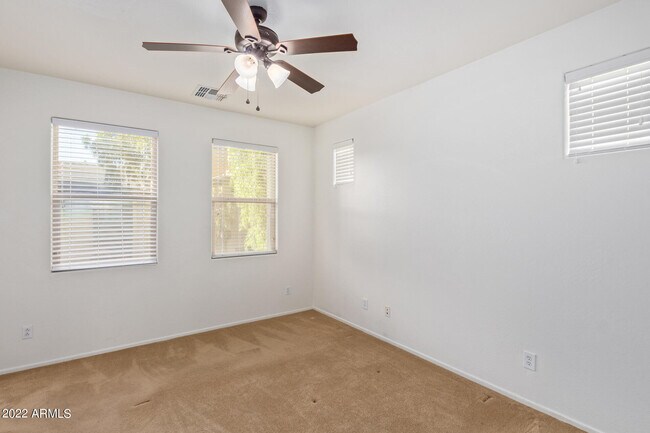 Building Photo - 2948 N Evergreen St