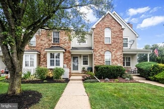 Building Photo - 73 Crickhollow Ct