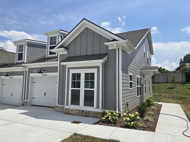 Building Photo - 5140 Pace Pk Cir