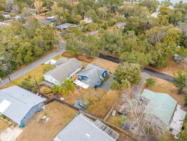 Building Photo - Historic GEM! – The First Female-Built Home in Holly Hill