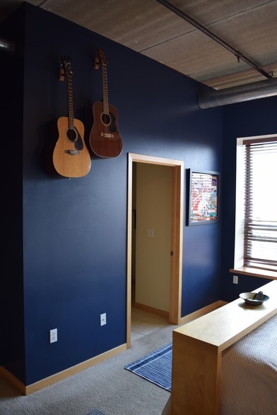 Building Photo - 210 S Water St