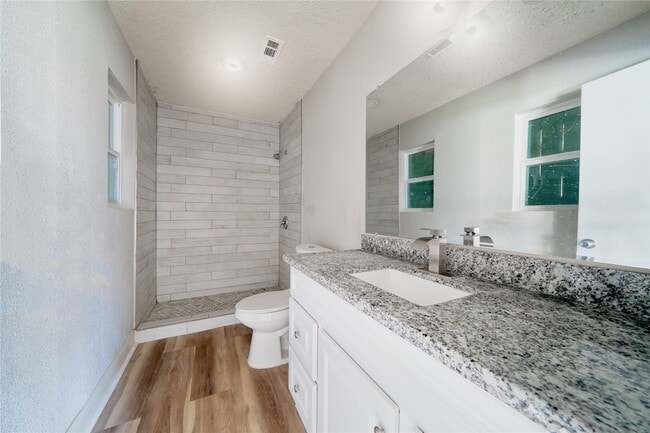 Building Photo - 4913 W 43rd St