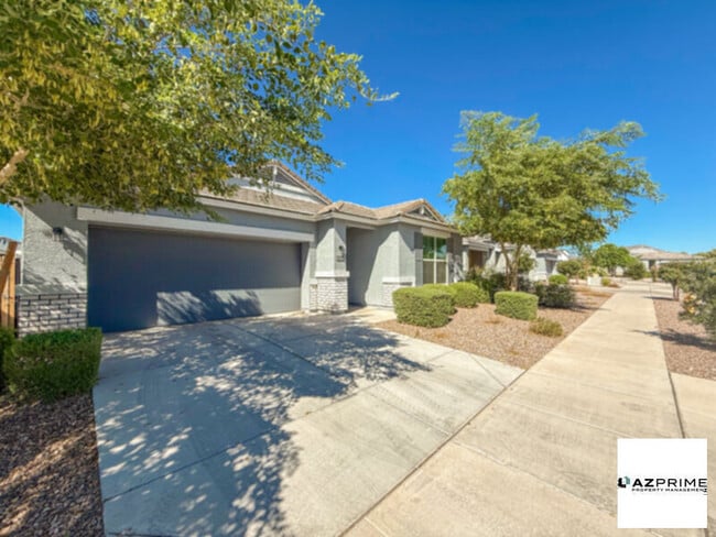 Building Photo - Exceptional 3/2.5 Laveen House - Spacious ...