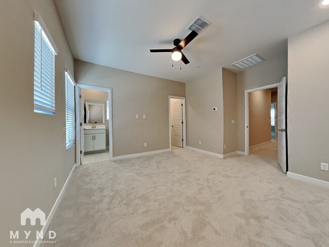 Building Photo - 2241 W Echo Ln