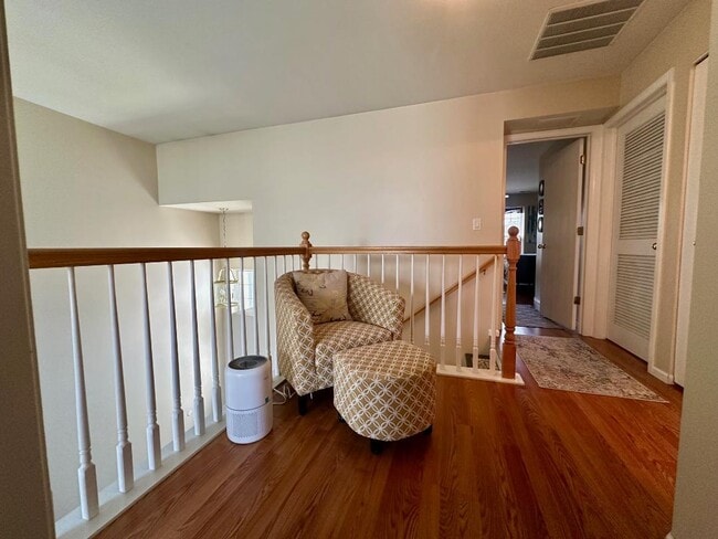 Building Photo - 3334 Bromley Ln
