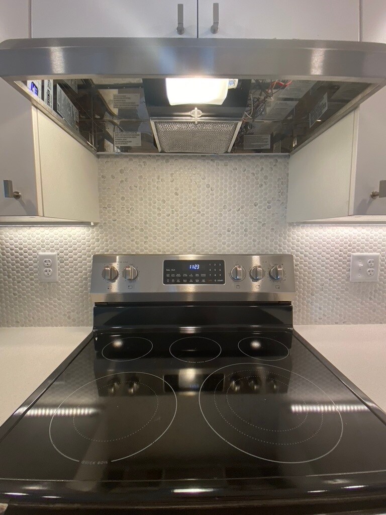 Building Photo - 41 School St