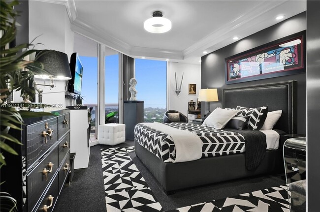 Building Photo - 4775 Collins Ave