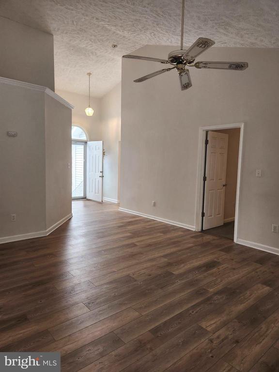 Building Photo - 22226 Valleyview Dr