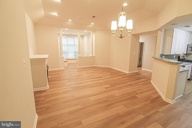 Building Photo - 10808 Warfield Pl
