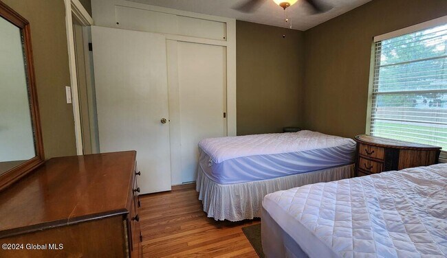 Building Photo - 535 Sand Creek Rd